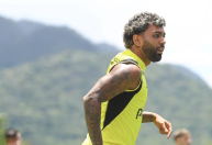 Fortaleza e Flamengo jogam para manter vivo sonho do título no Brasileirão