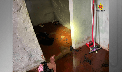 Imagem mostra casa icendiada no DF