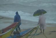 Ciclone Fengal: Sri Lanka decreta alerta vermelho e Índia enfrenta tempestades
