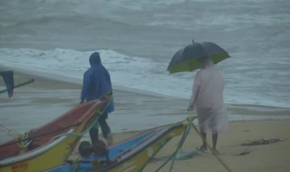 Ciclone Fengal: Sri Lanka decreta alerta vermelho e Índia enfrenta tempestades