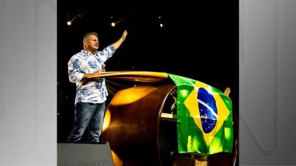 Em outubro de 2022, pouco antes da eleição presidencial, apóstolo Rina convocou seguidores da igreja Bola de Neve para "21 dias de oração e jejum pelo Brasil"