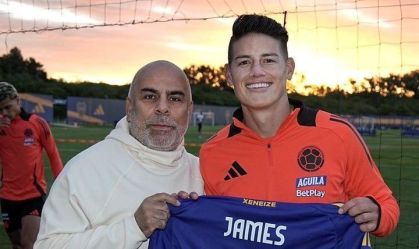 James Rodríguez com a camisa do Boca