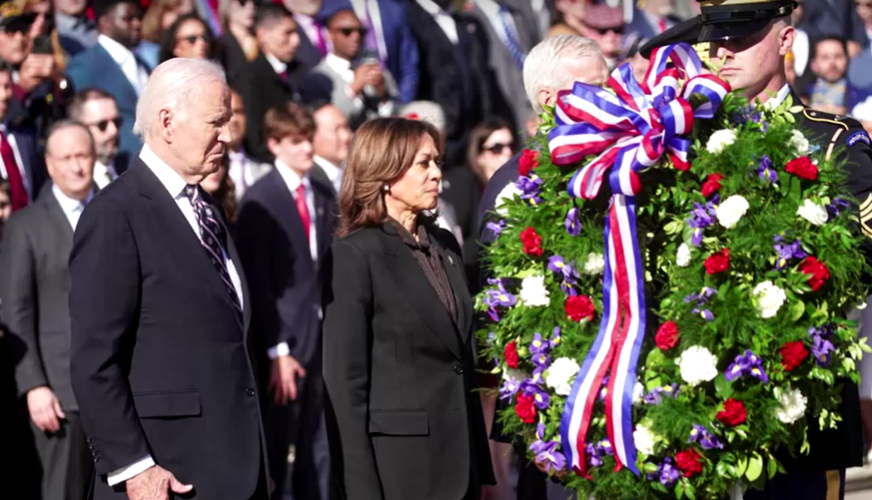 Joe Biden e Kamala Harris participam de cerimônia do Dia dos Veteranos