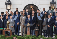 Joe Biden recebe campeões da NBA na Casa Branca