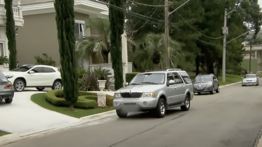 O LincoIn Navigator permaneceu com Gugu Liberato por quase 20 anos • Record TV/Reprodução