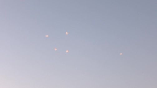 Sirenes soaram em Ma'alot-Tarshiha, no norte de Israel, nesta sexta-feira (22) e mísseis foram vistos sendo interceptados em áreas próximas da fronteira com o Líbano.