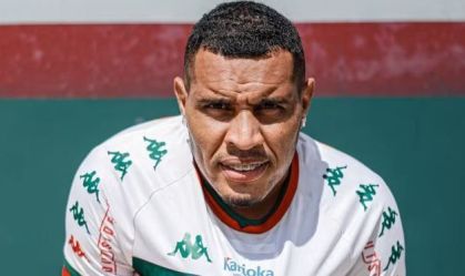 Portuguesa-RJ anuncia morte de zagueiro aos 33 anos após acidente