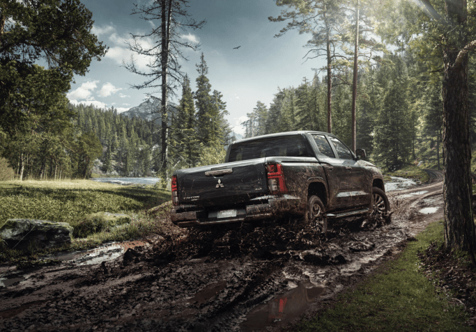 Visual traseiro da nova Mitsubishi Triton • Divulgação/Mitsubishi