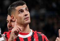 Morata sofre pancada na cabeça em treino e é levado às pressas para hospital