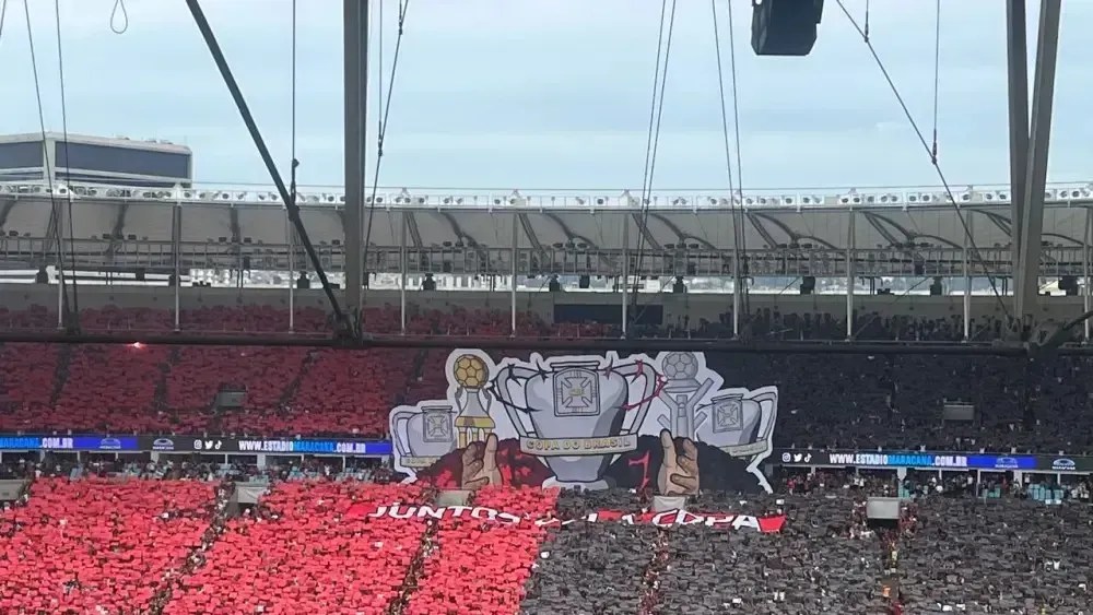 Mosaico da torcida do Flamengo antes da final da Copa do Brasil