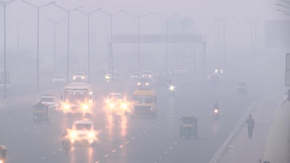 New Delhi residents despise deplorable living conditions as pollution reaches 'hazardous' levels again