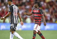Atacante nigeriano festeja estreia pelo time profissional do Flamengo: "Sonho"