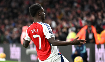 Arsenal volta a vencer na Premier League com direito a golaço