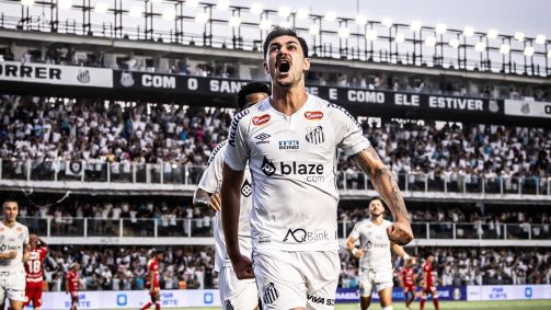 João Basso fez o gol do Santos contra o Vila Nova, em jogo da Série B
