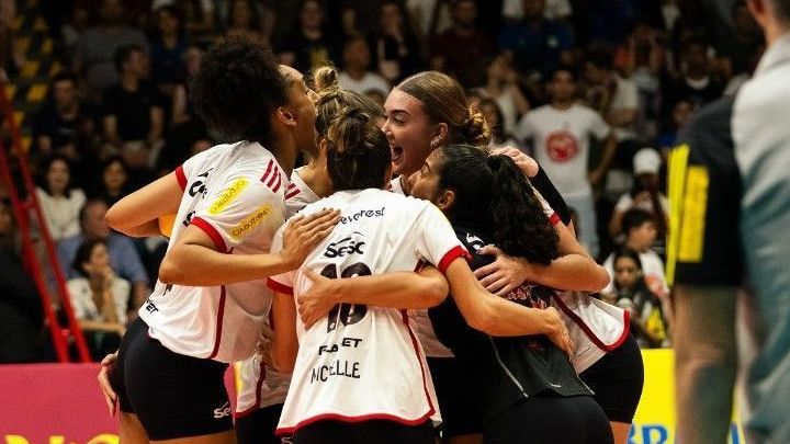 Sesc-Flamengo em partida da Superliga de Vôlei Feminino