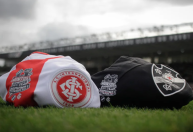 Inter e Vasco fazem ação contra racismo em São Januário pelo Brasileirão