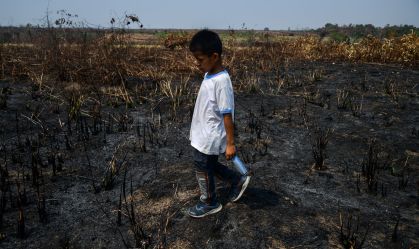 Mais de 420 mil crianças sofrem com seca recorde na região amazônica, diz Unicef