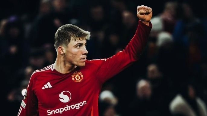 Manchester United abriu o placar, levou virada, mas conseguiu se recuperar