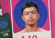 Jogador de críquete de 13 anos faz história em leilão na Índia