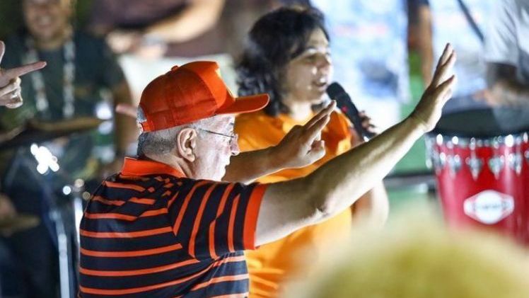 prefeito gravatá e esposa