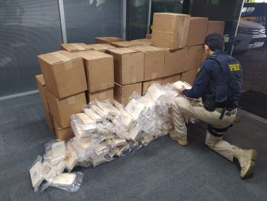 O motorista foi preso em flagrante e encaminhado para a delegacia