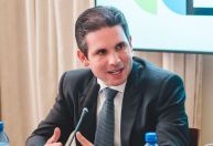 Fim da escala 6x1 "preocupa muito", diz Hugo Motta, que pede para "ouvir também quem emprega"