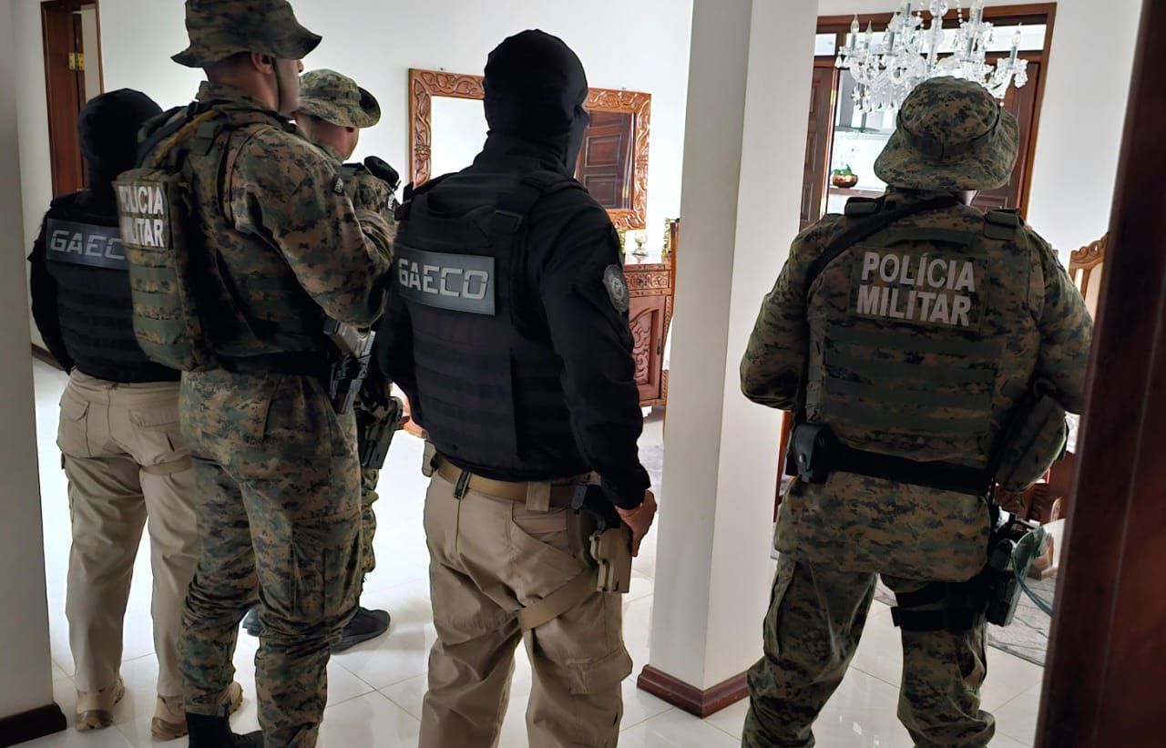 Agentes que participaram de operação