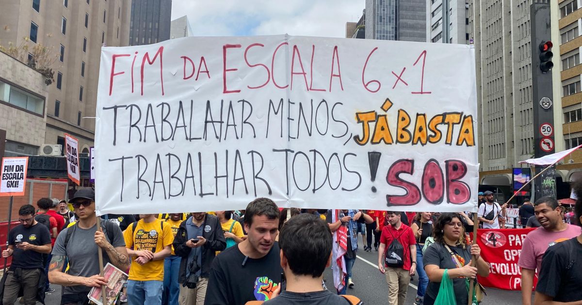 Análise Eurasia Aponta Tendência de Aprovação para Fim da Escala 6x1 no Congresso, com Impasses Econômicos
