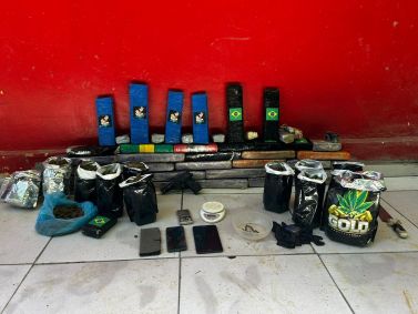 Segundo a investigação, traficante era responsável por enterrar a droga em tonéis