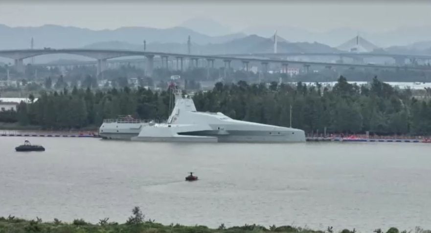 Navio drone furtivo 'Orca' • Reuters