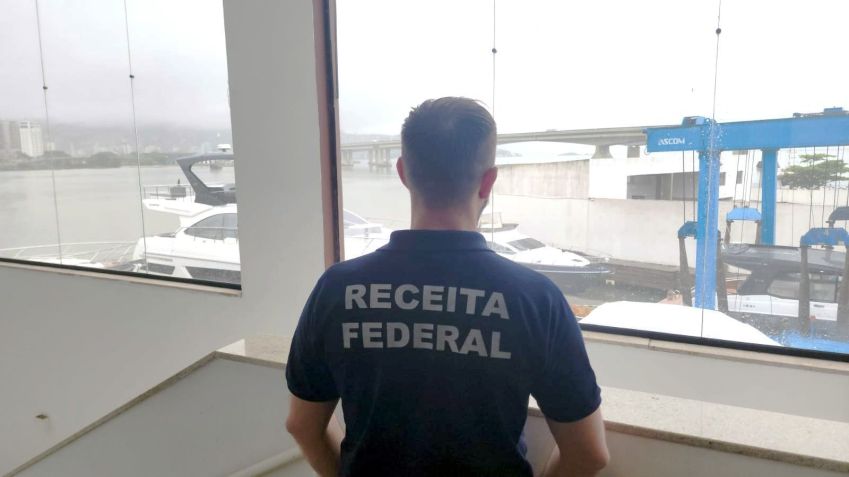 • Receita Federal