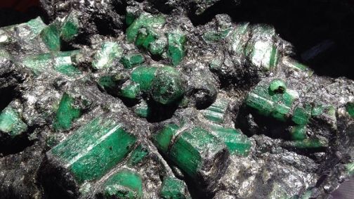 Esmeralda de quase 400 quilos foi extraída na Bahia de maneira ilegal