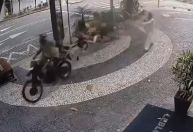 DJ é arrastada por moto em tentativa de assalto no RJ; veja