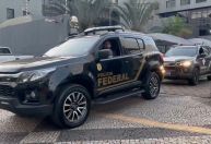 PF mira influenciadores que ensinam importação ilegal de produtos na internet