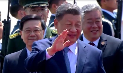 Xi Jinping chega a Lima para cúpula da Apec e inauguração de megaporto no Peru