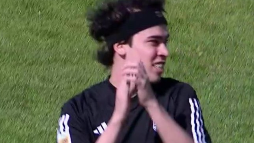 Youtuber em jogo do Campeonato Argentino