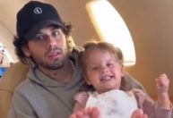 Zé Felipe se choca com a filha gritando o meme "olha o gás"