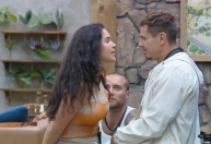 A Fazenda 16: Gizelly e Sacha batem boca na madrugada desta sexta (8); entenda