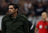 Reeleita no Palmeiras, Leila abre o jogo sobre renovação de Abel