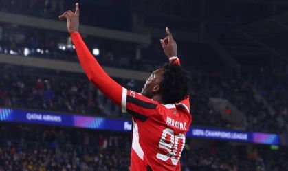 Milan vence Slovan Bratislava e dá salto na tabela da Champions League