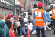 Confusão entre vendedor ambulante e agentes municipais é presenciada em SP