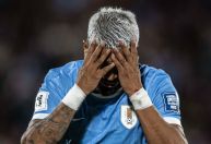 Uruguai vence Colômbia após dois gols nos acréscimos e passa Brasil