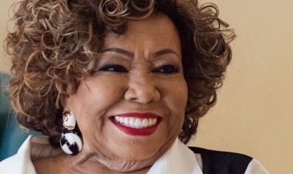 Alcione relata racismo no início da carreira e conta resposta inusitada
