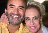 Ana Maria Braga conta onde conheceu o namorado: "Ele me olhou e pronto"