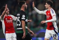Fora de casa, Arsenal goleia Sporting e sobe na tabela da Champions League