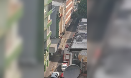 Vídeo: bombeiro cai de prédio e fica ferido ao fazer resgate em Porto Alegre