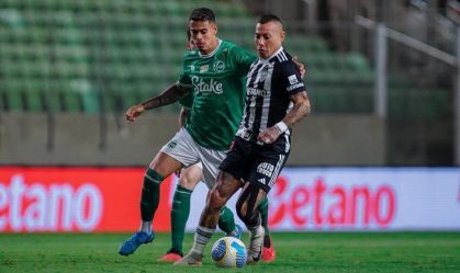 Atlético-MG toma gol no fim, perde para Juventude e chega a 10 jogos sem vencer