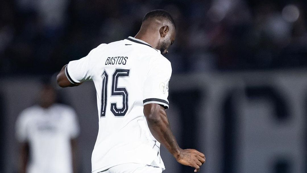 Bastos, zagueiro do Botafogo