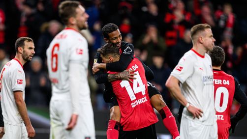 Patrik Schick comemora gol na virada do Leverkusen sobre o Heidenheim