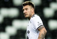 Ex-jogador do Arsenal se envolve em ataque com faca em Nova York
